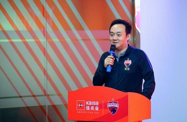 接受记者采访时，国米队长劳塔罗谈到了自己与国米的续约事宜。